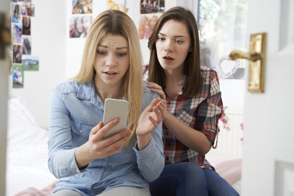 signs of infidelity in digital behavior to watch for